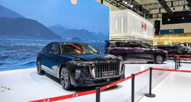 当中国式豪华遇见中国技术 新红旗H9与红旗HQ9 PHEV天津正式上市(图2)