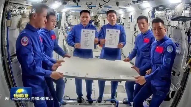 中国航天员乘组完成在轨交接谈谈在航天飞机中如何净化空气