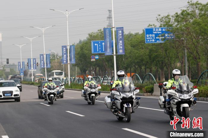 北京警方多措并举维护“五一”假期社会安全稳定