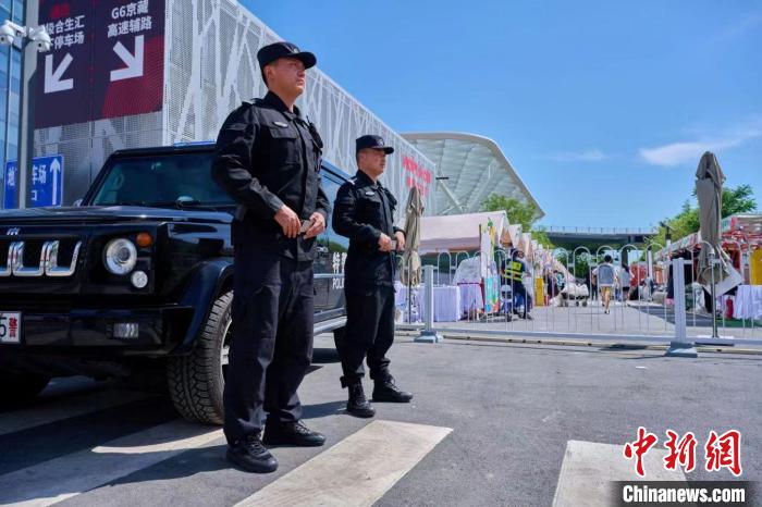北京警方多措并举维护“五一”假期社会安全稳定(图2)